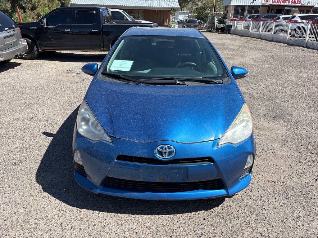 Photo 2 of this TOYOTA PRIUS C