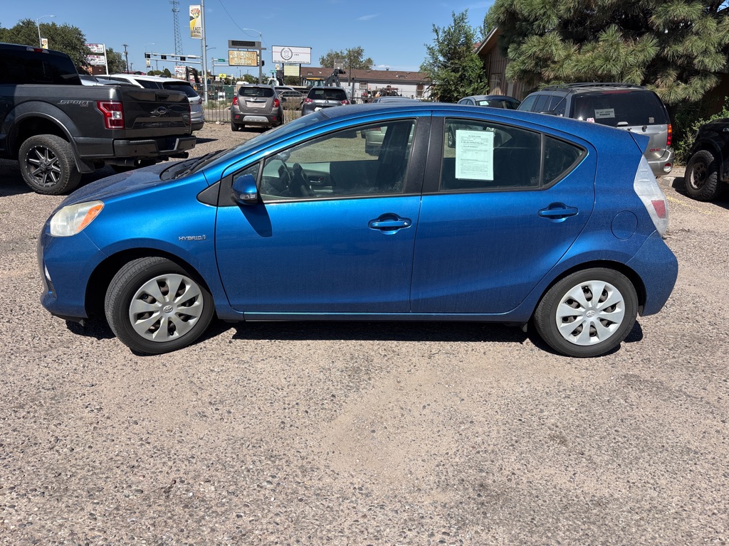Photo 4 of this TOYOTA PRIUS C
