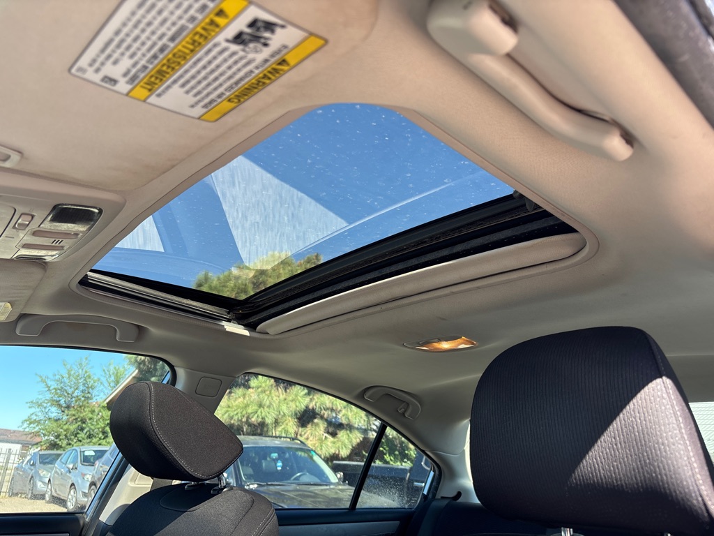 Photo 18 of this SUBARU LEGACY