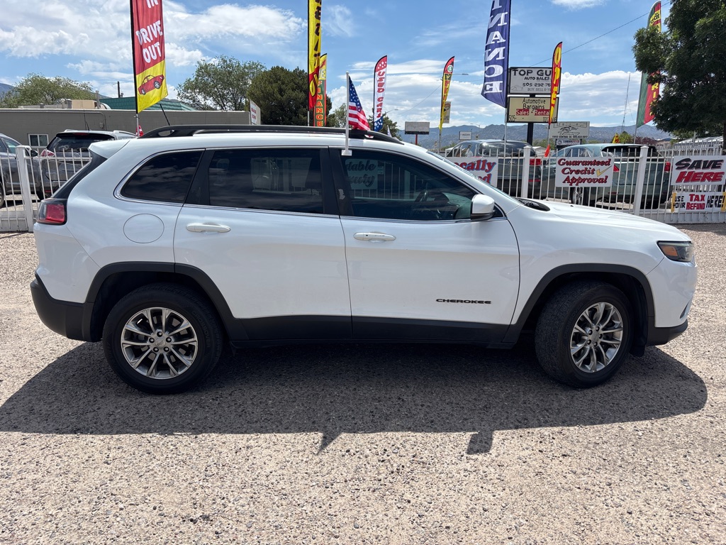 Photo 8 of this JEEP CHEROKEE