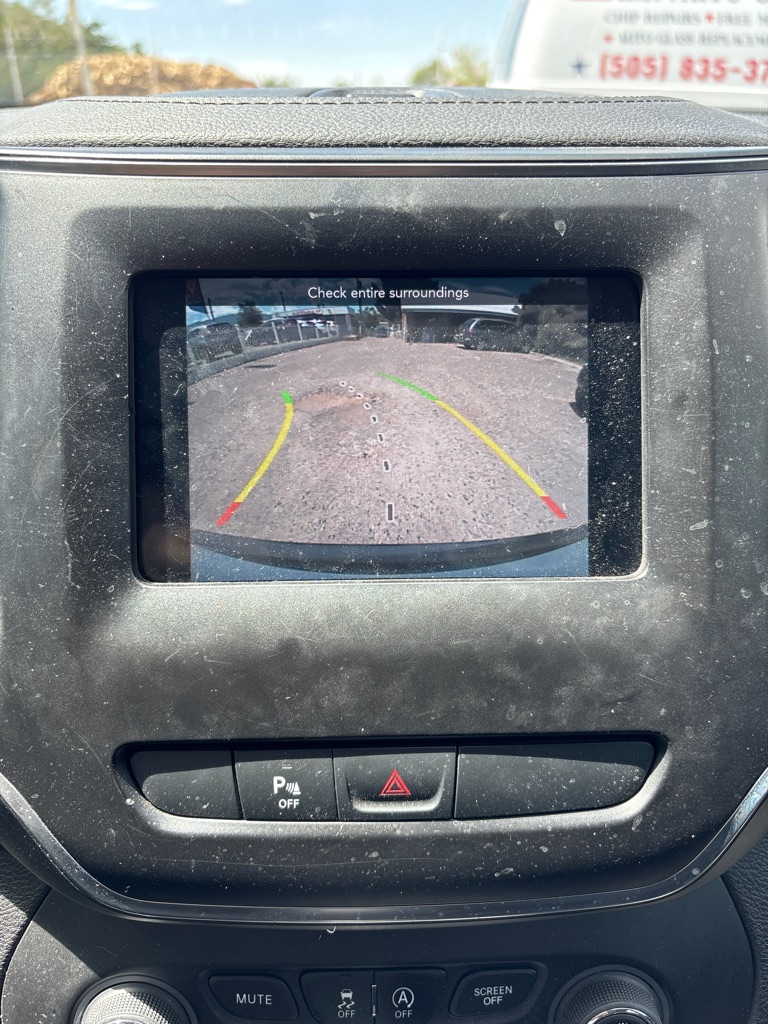Photo 17 of this JEEP CHEROKEE