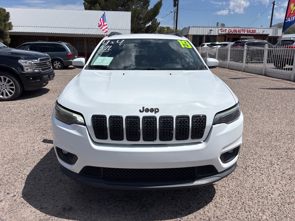 Photo 2 of this JEEP CHEROKEE