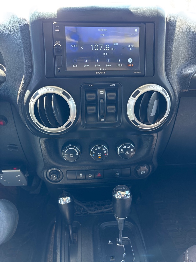 Photo 15 of this JEEP WRANGLER UNLIMI
