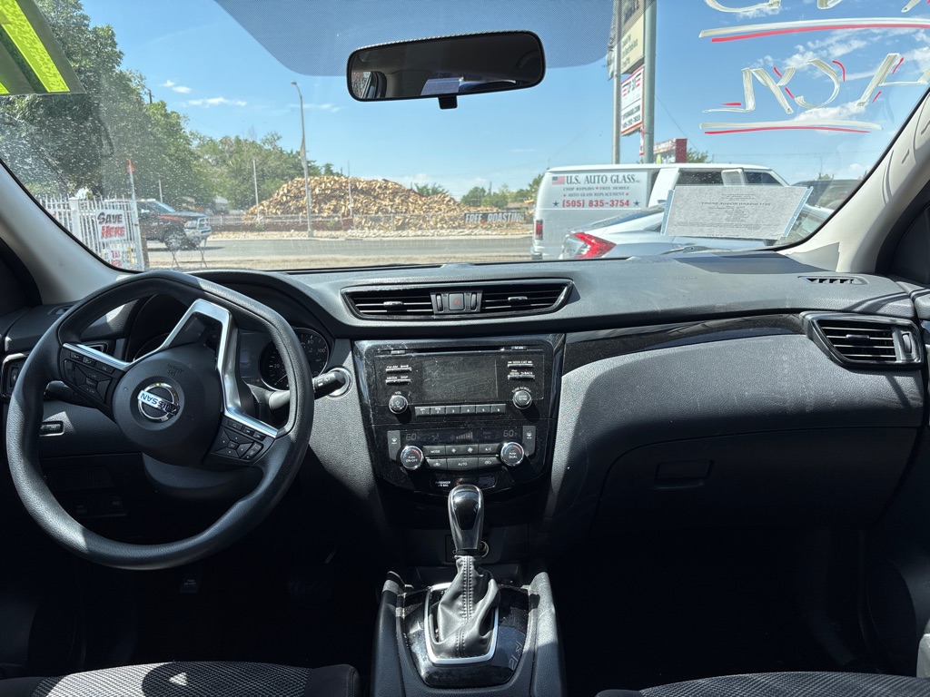Photo 14 of this NISSAN ROGUE SPORT