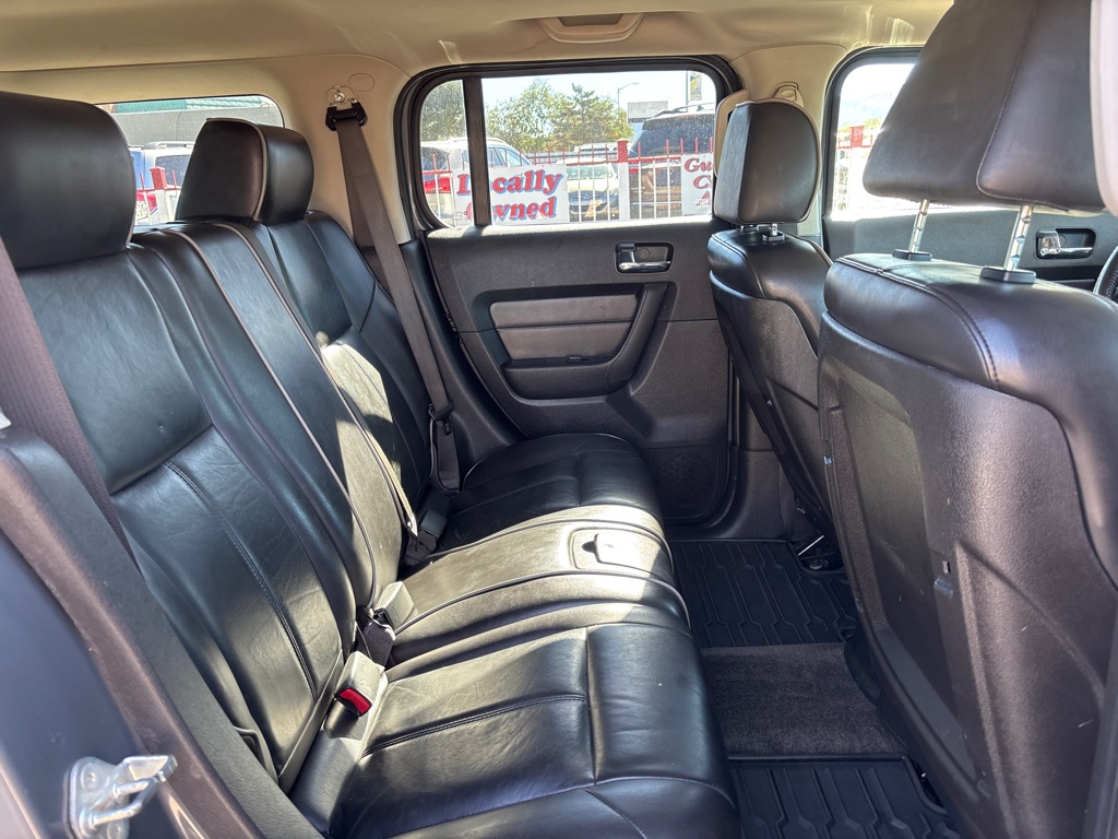 Photo 12 of this HUMMER H3