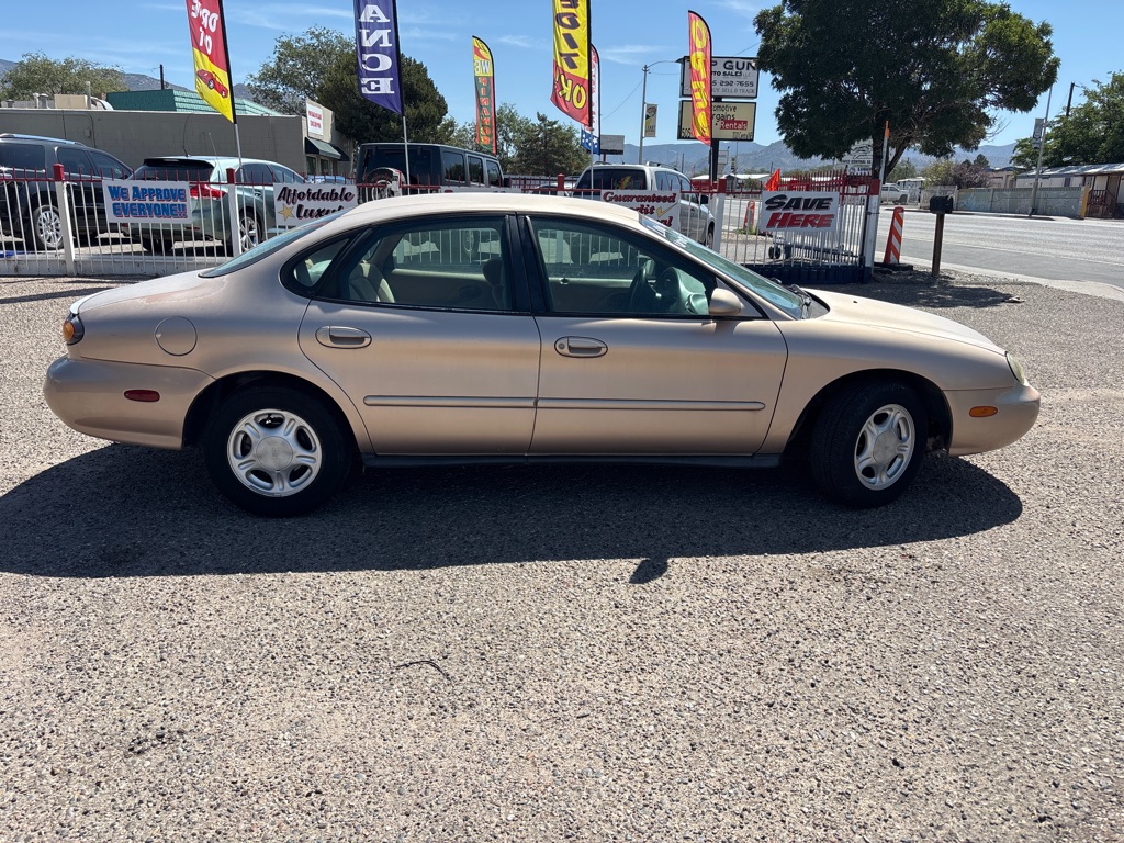 Photo 8 of this FORD TAURUS