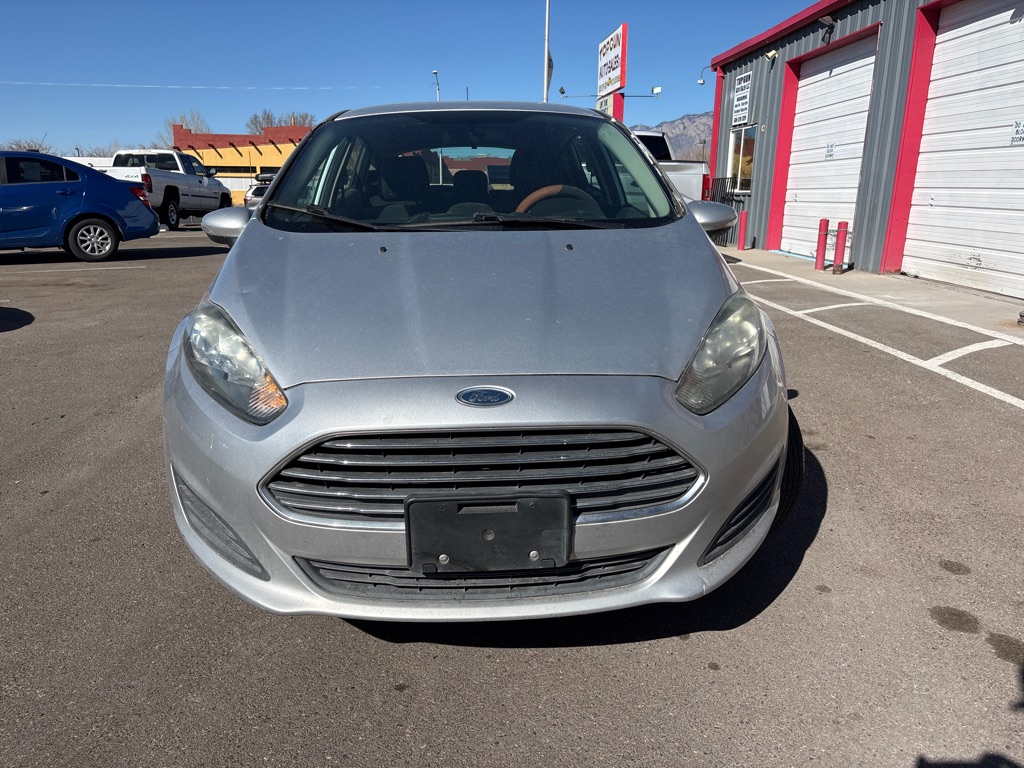 Photo 2 of this FORD FIESTA