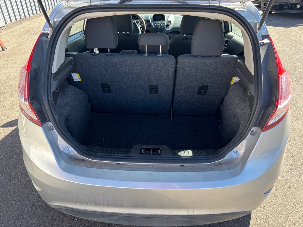 Photo 11 of this FORD FIESTA