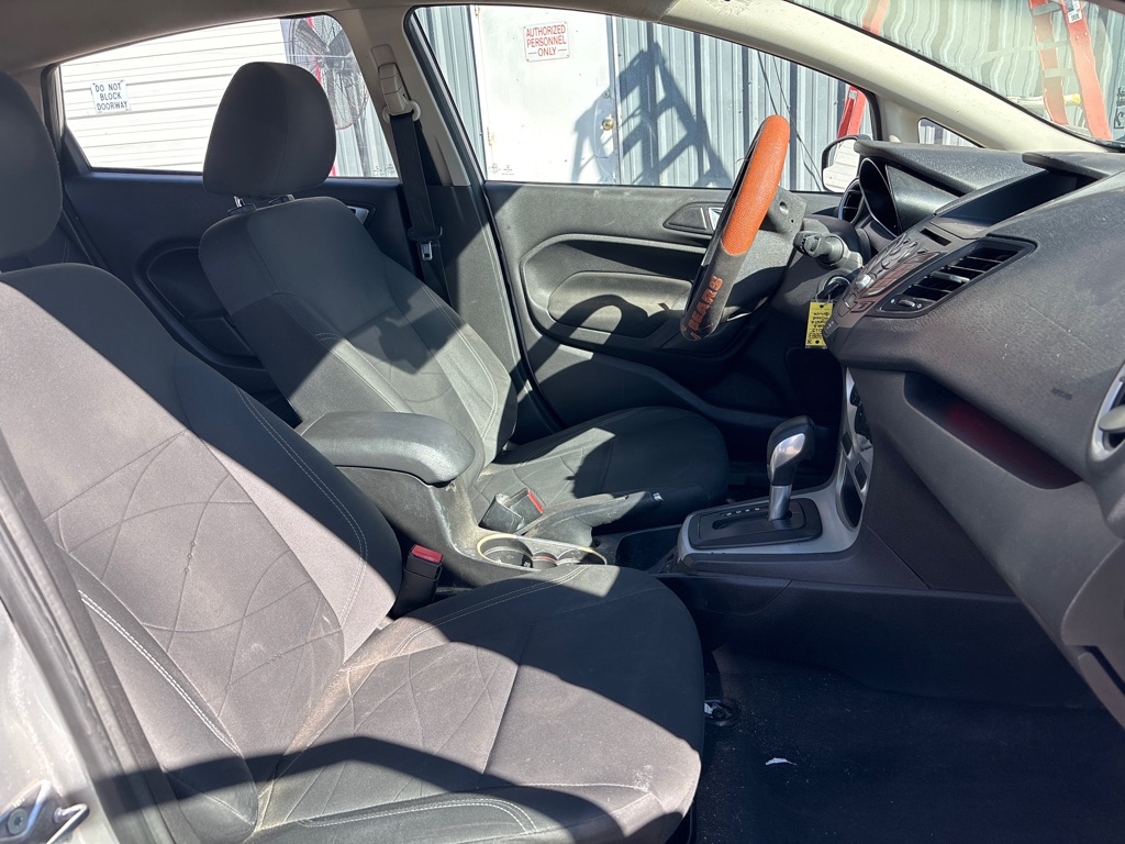 Photo 13 of this FORD FIESTA