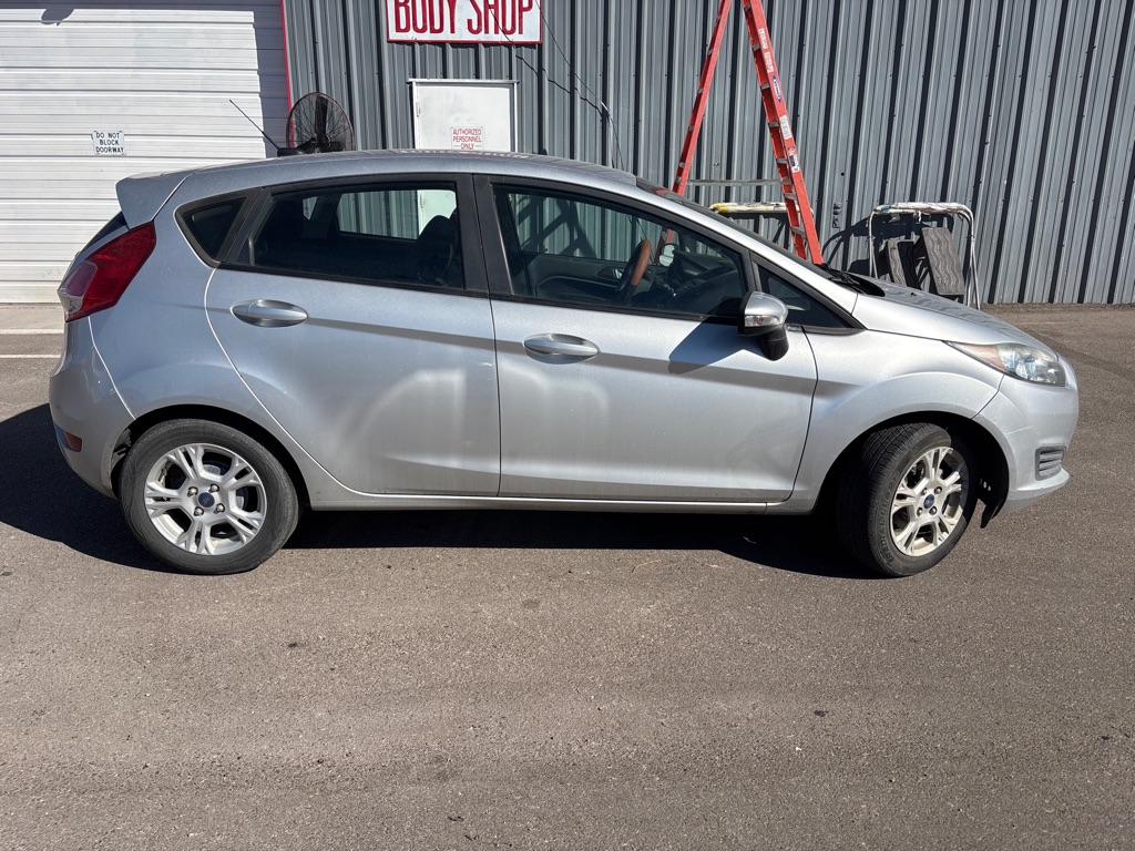 Photo 8 of this FORD FIESTA