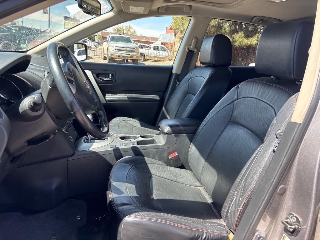 Photo 9 of this NISSAN ROGUE