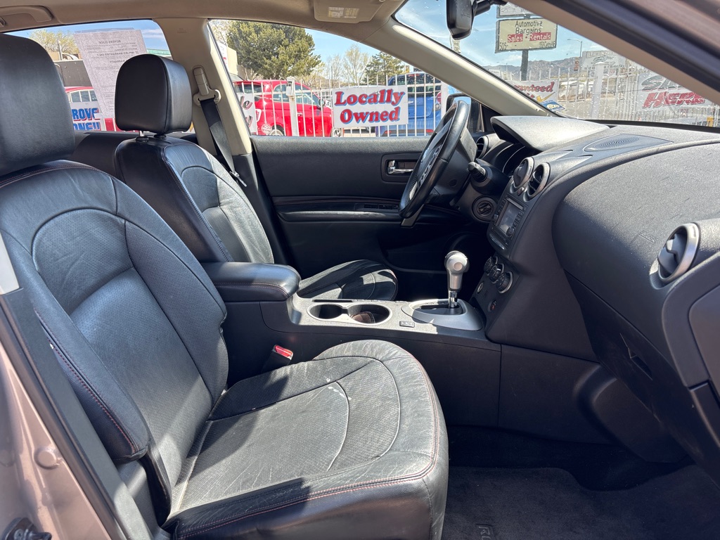 Photo 13 of this NISSAN ROGUE
