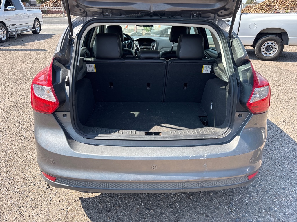 Photo 10 of this FORD FOCUS