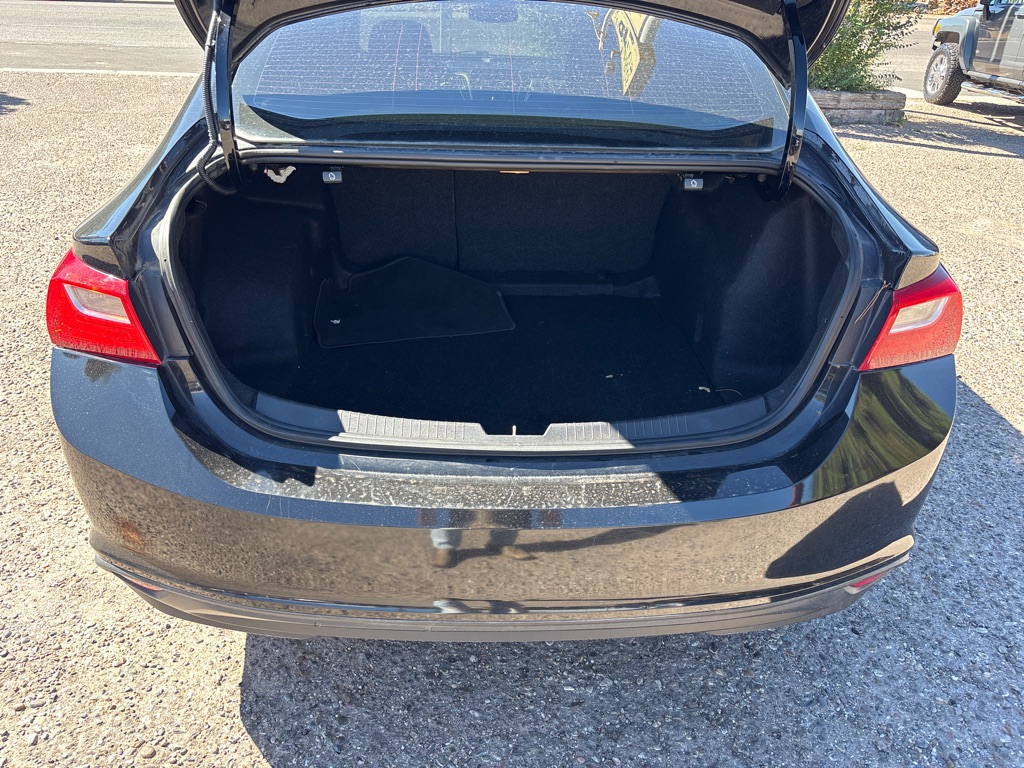 Photo 11 of this CHEVROLET MALIBU