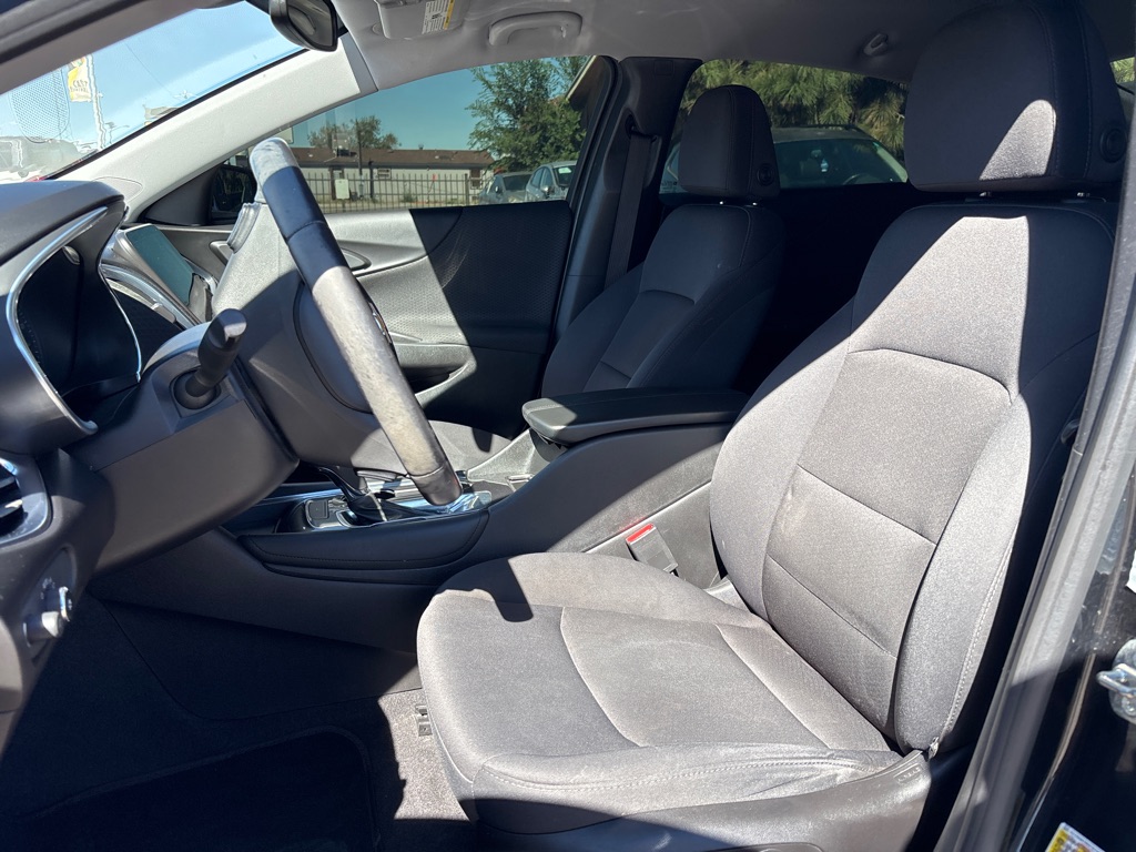 Photo 9 of this CHEVROLET MALIBU