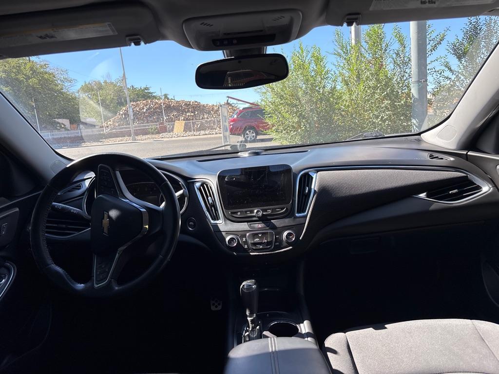 Photo 14 of this CHEVROLET MALIBU