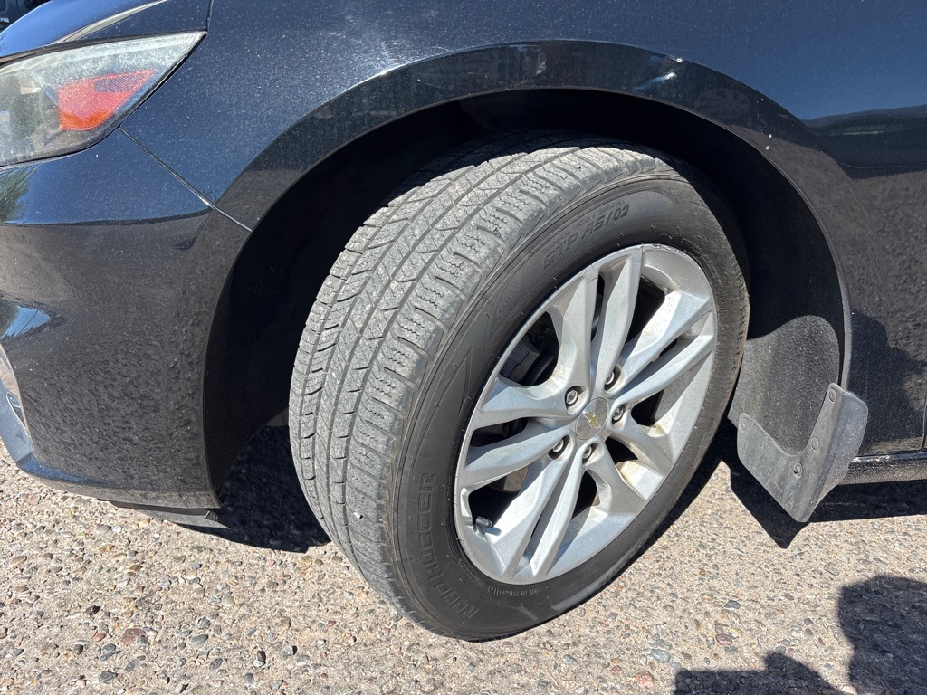 Photo 18 of this CHEVROLET MALIBU