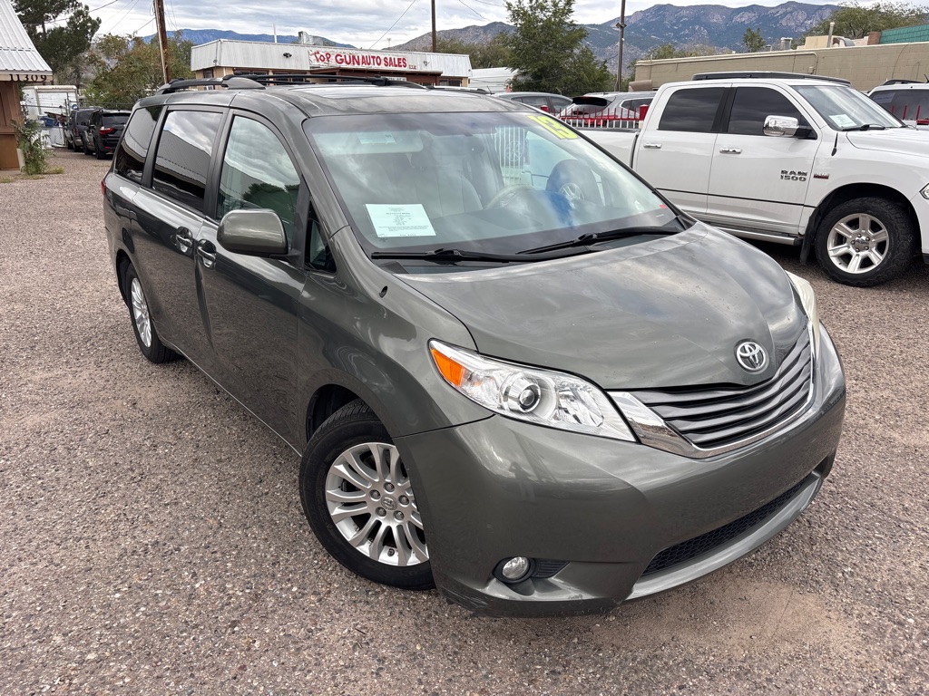 2013 TOYOTA SIENNA