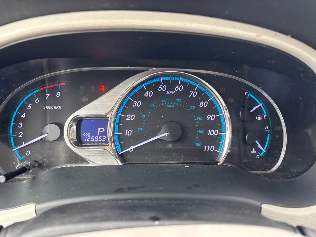 Photo 19 of this TOYOTA SIENNA