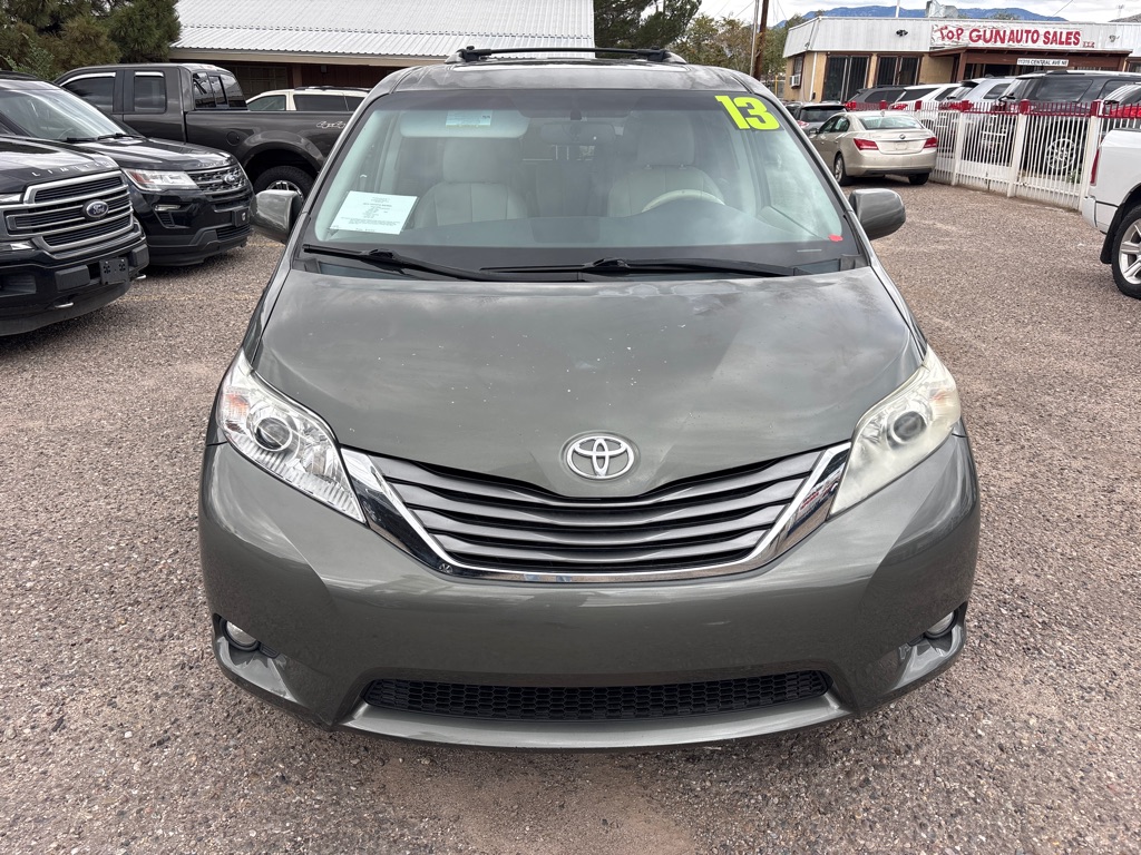 Photo 2 of this TOYOTA SIENNA