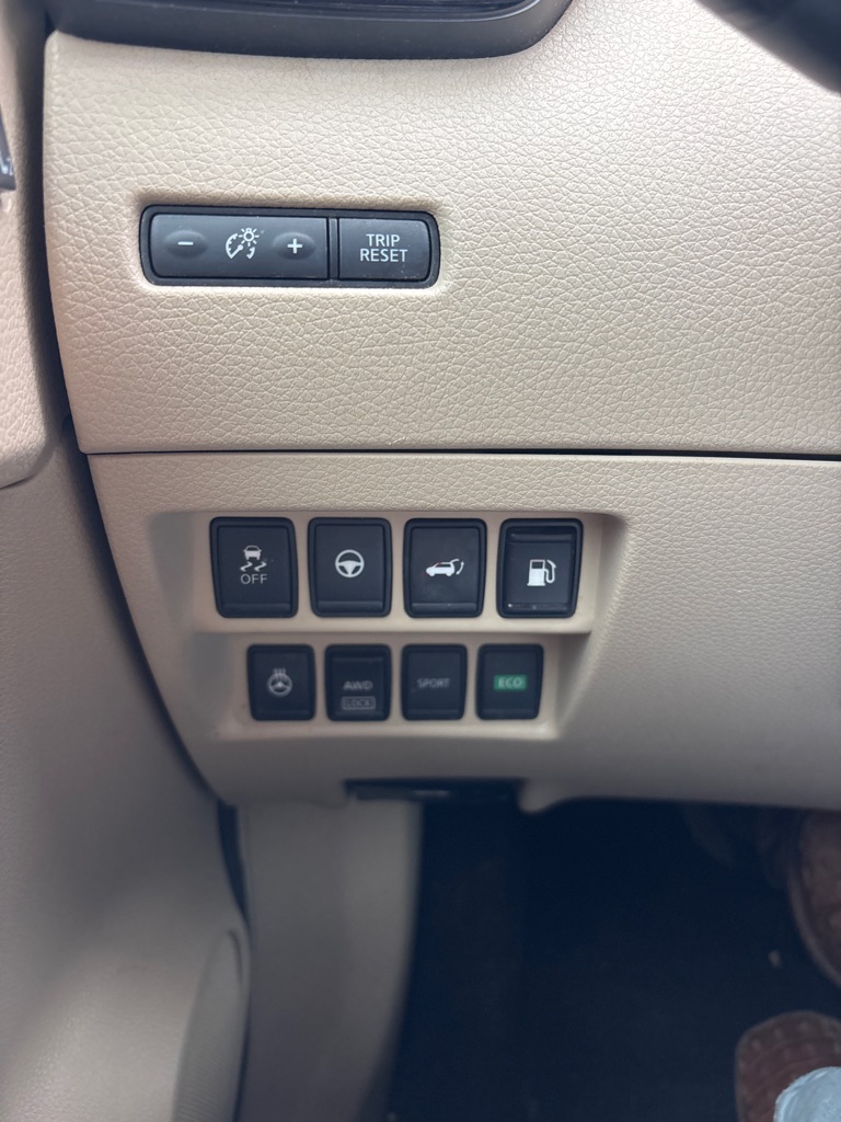 Photo 19 of this NISSAN ROGUE