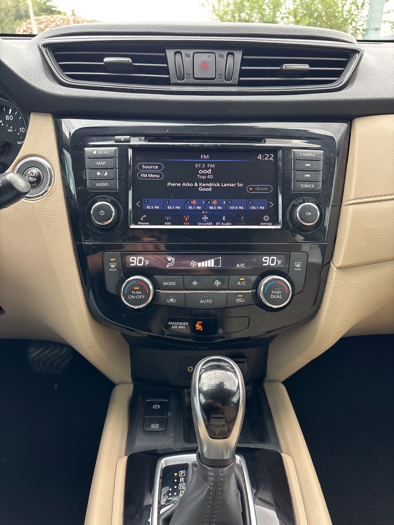 Photo 15 of this NISSAN ROGUE