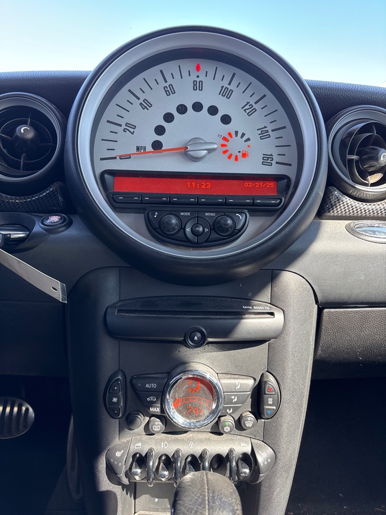 Photo 17 of this MINI COOPER