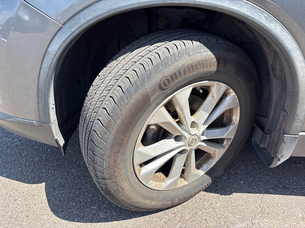 Photo 18 of this NISSAN ROGUE