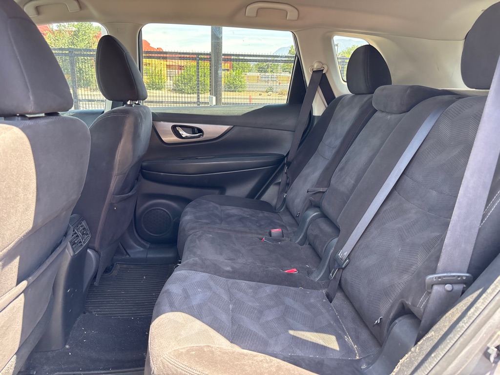 Photo 10 of this NISSAN ROGUE