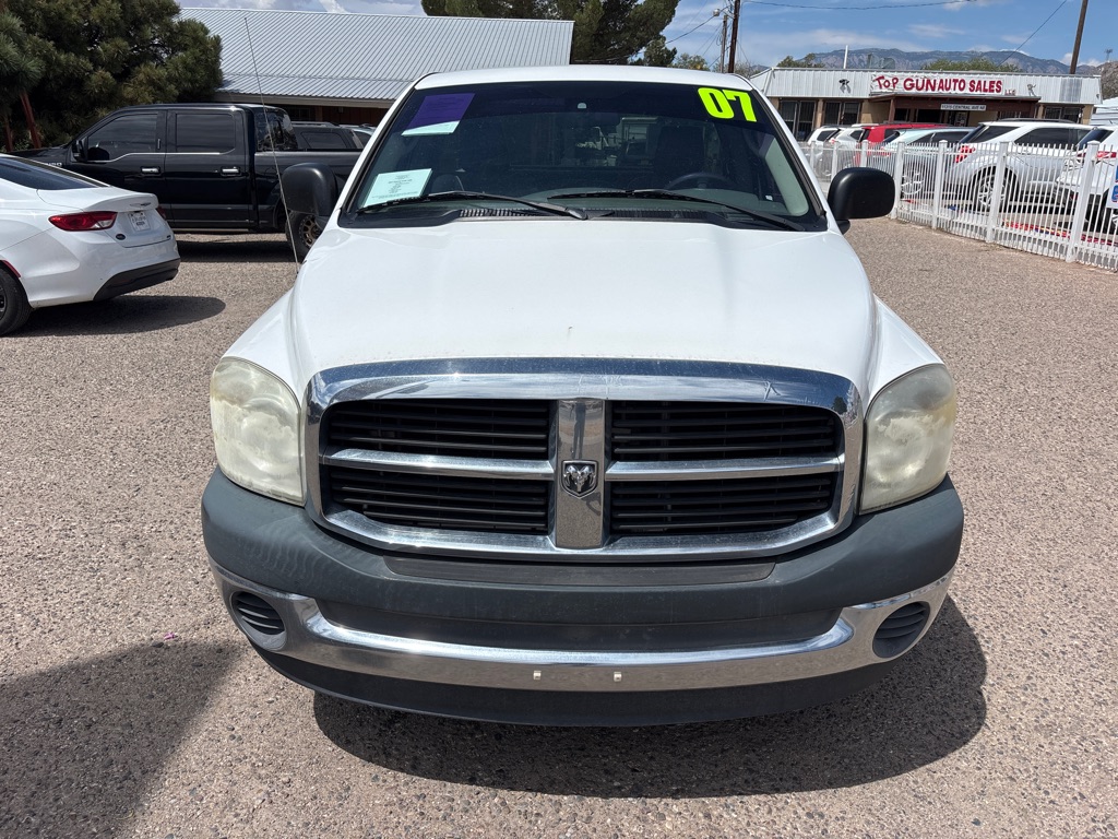 Photo 2 of this DODGE RAM 1500
