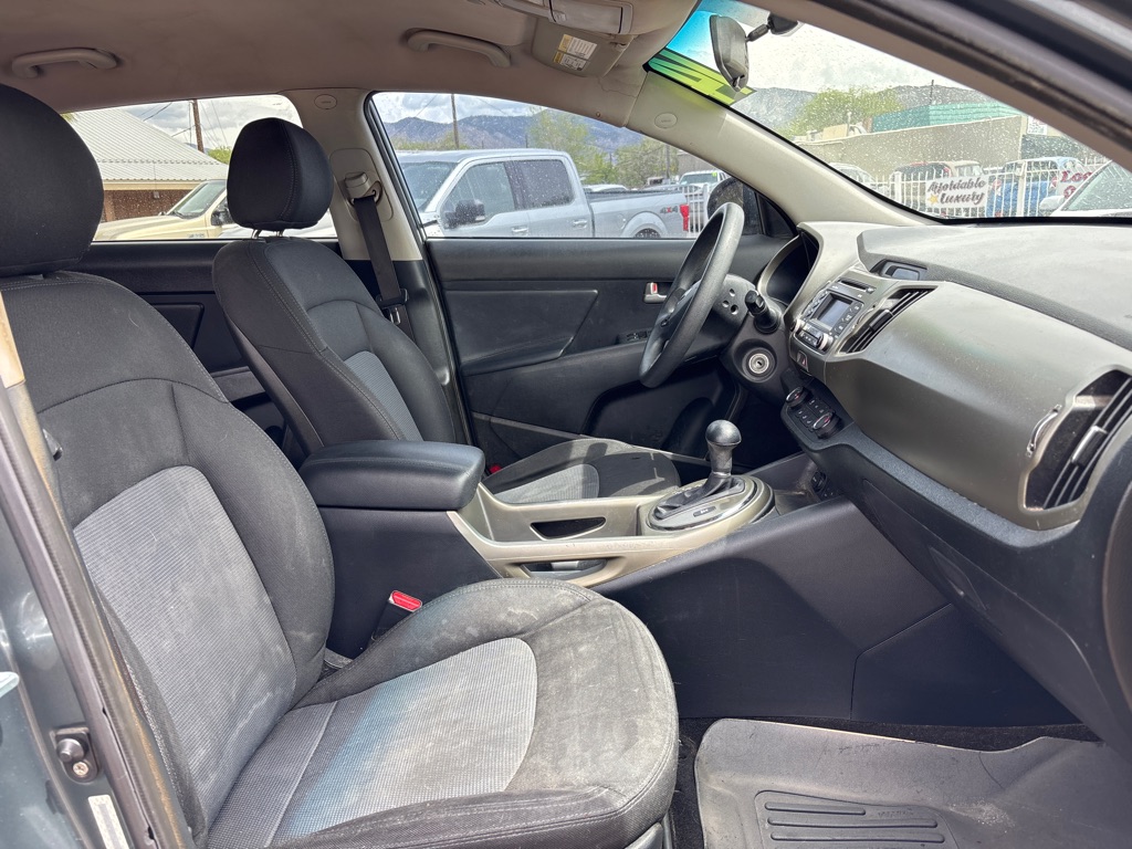 Photo 13 of this KIA SPORTAGE