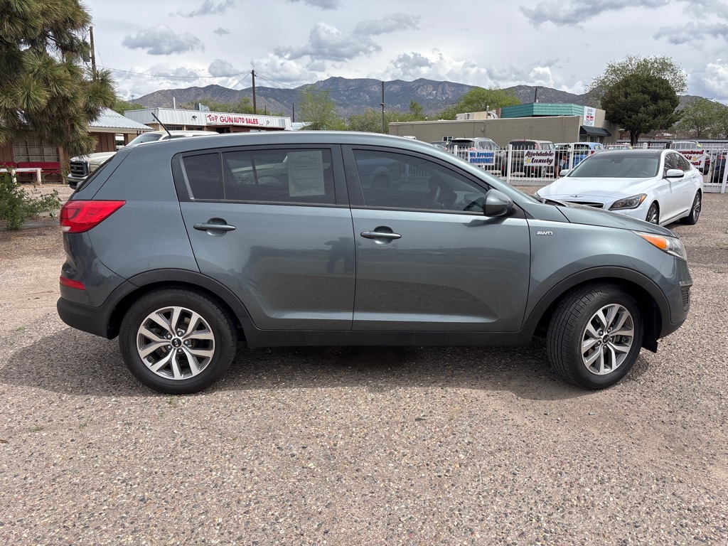 Photo 8 of this KIA SPORTAGE