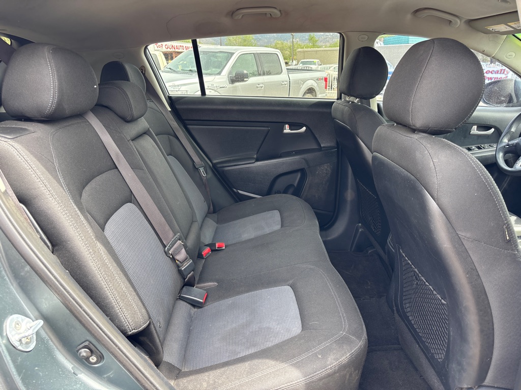 Photo 12 of this KIA SPORTAGE