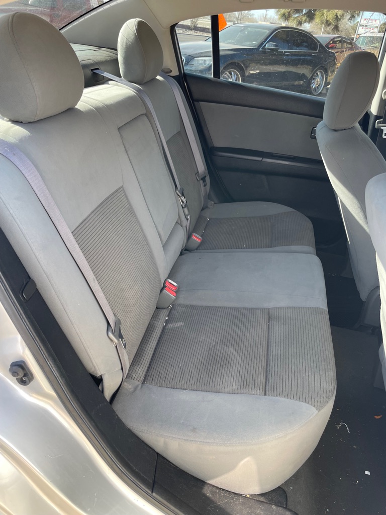 Photo 12 of this NISSAN SENTRA