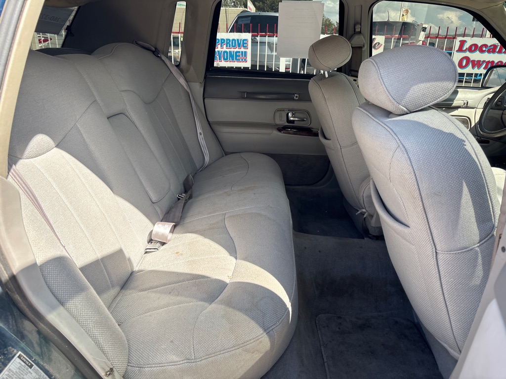 Photo 12 of this LINCOLN TOWN CAR