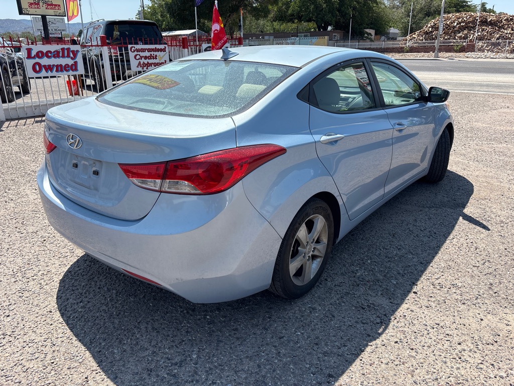 Photo 7 of this HYUNDAI ELANTRA