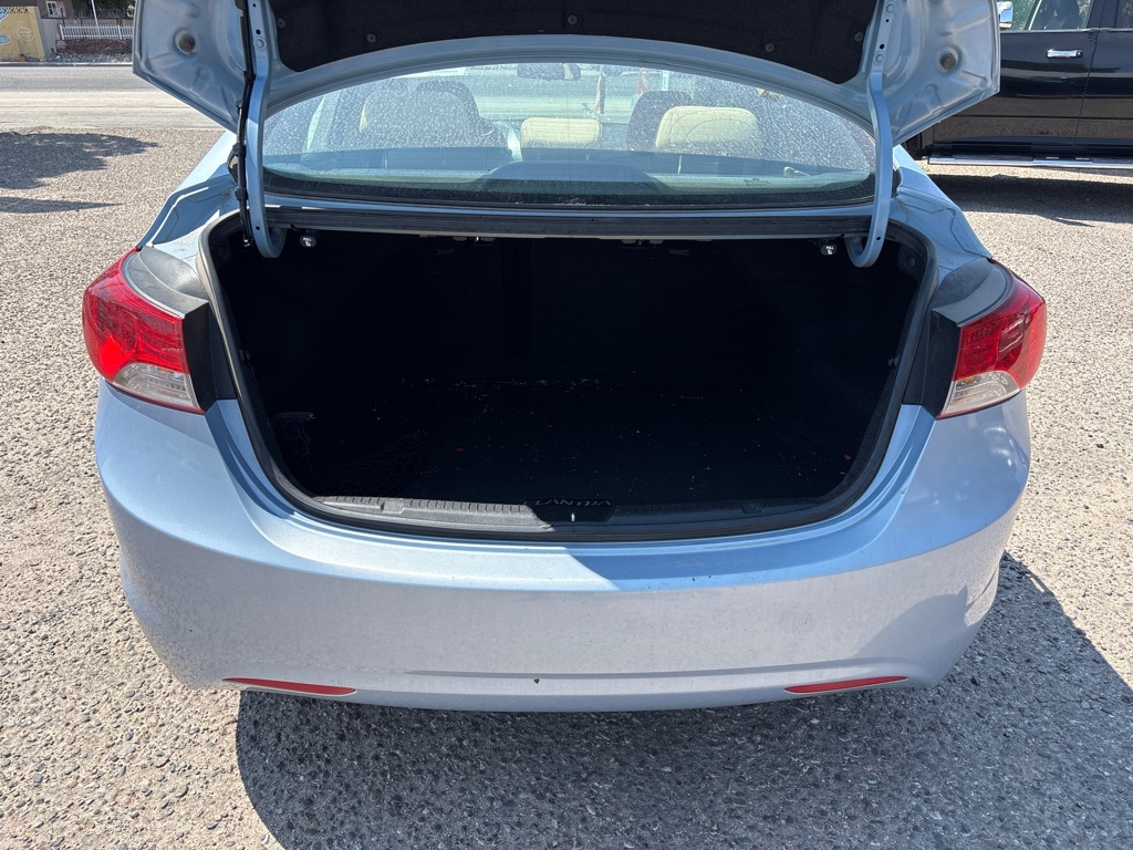 Photo 11 of this HYUNDAI ELANTRA