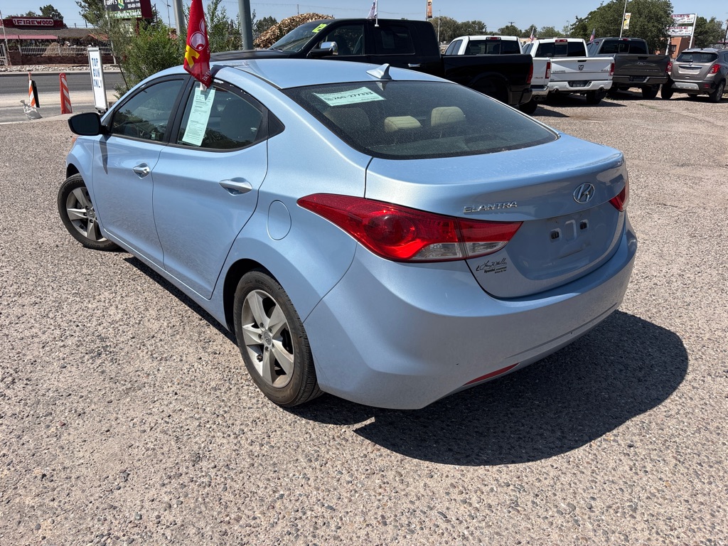 Photo 5 of this HYUNDAI ELANTRA