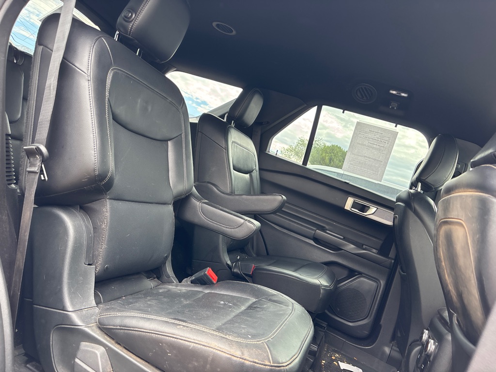 Photo 13 of this FORD EXPLORER