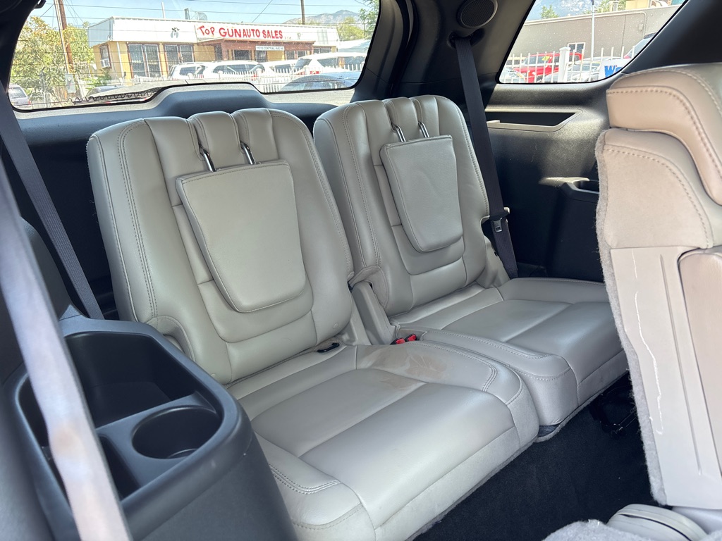 Photo 15 of this FORD EXPLORER