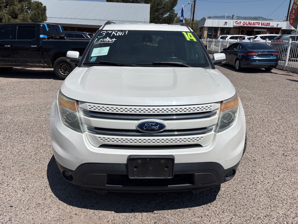 Photo 2 of this FORD EXPLORER