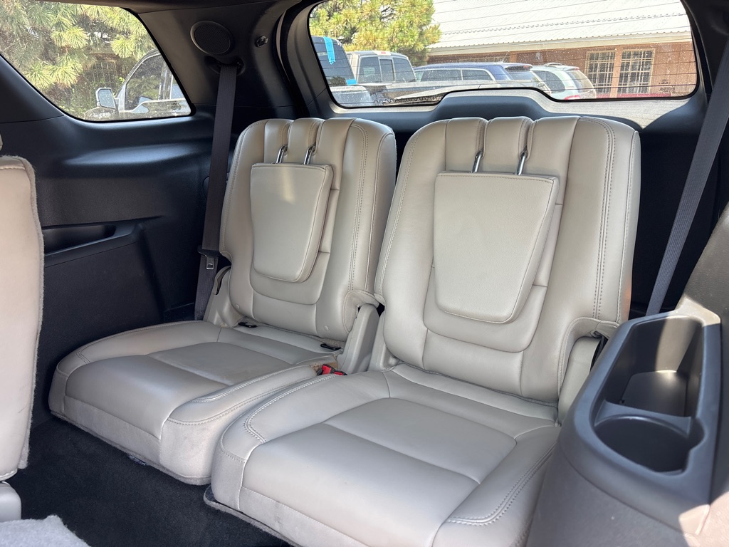 Photo 11 of this FORD EXPLORER