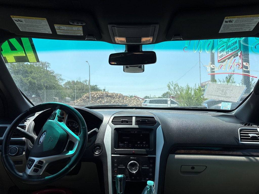 Photo 18 of this FORD EXPLORER