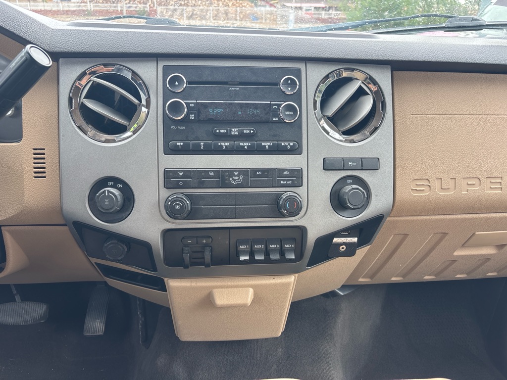 Photo 14 of this FORD F350