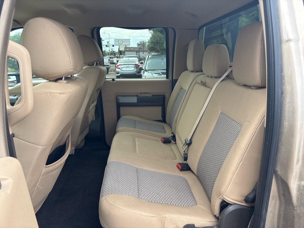 Photo 10 of this FORD F350