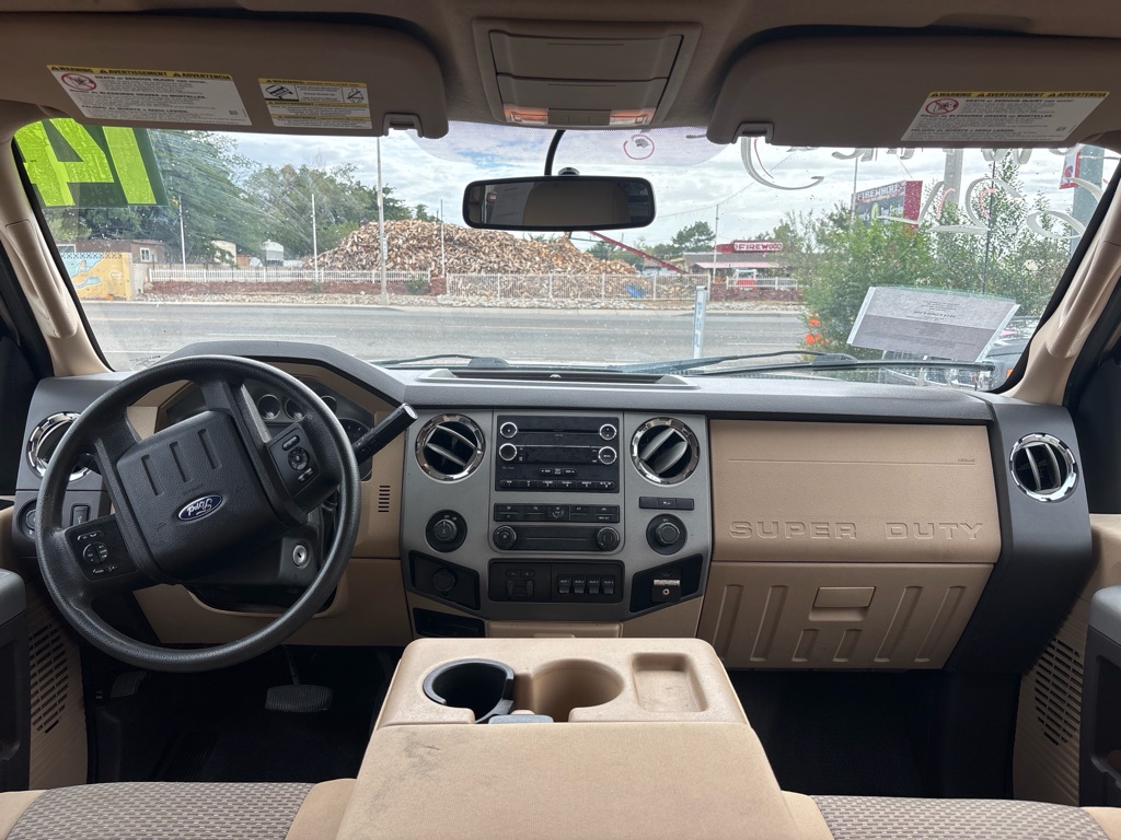 Photo 13 of this FORD F350