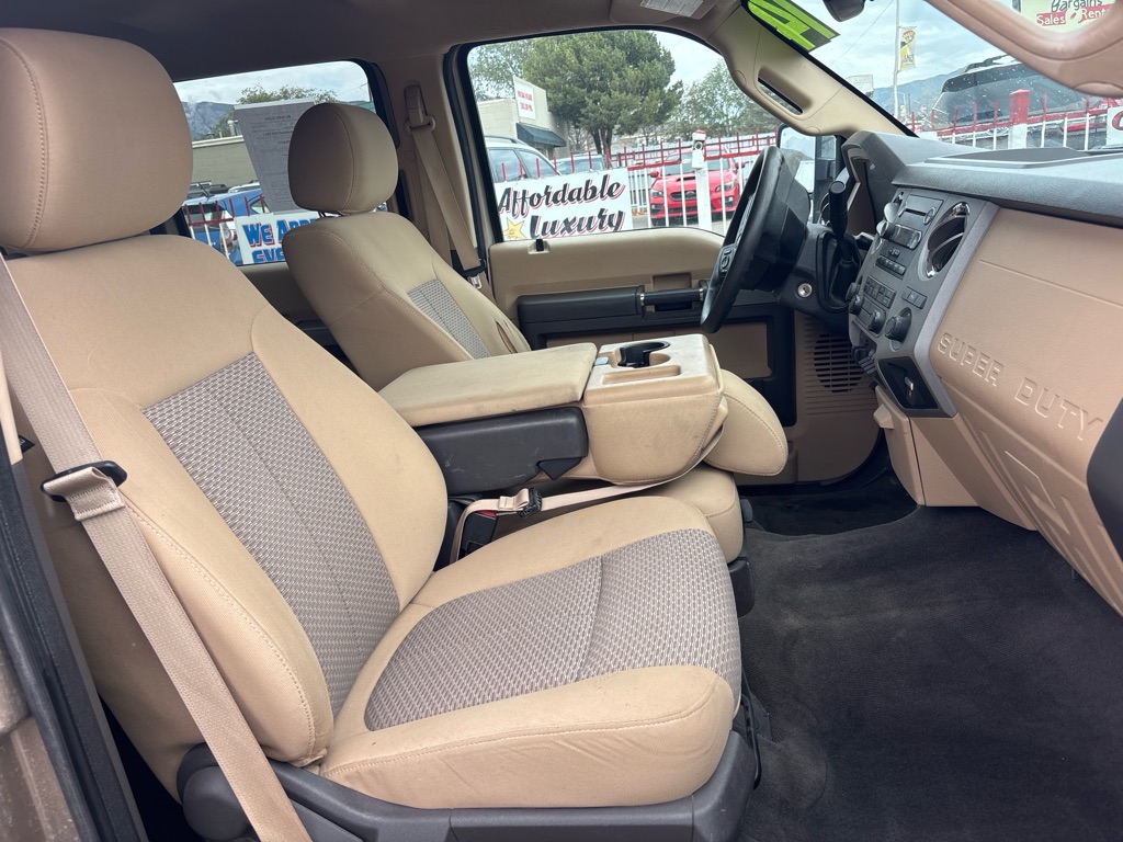 Photo 12 of this FORD F350