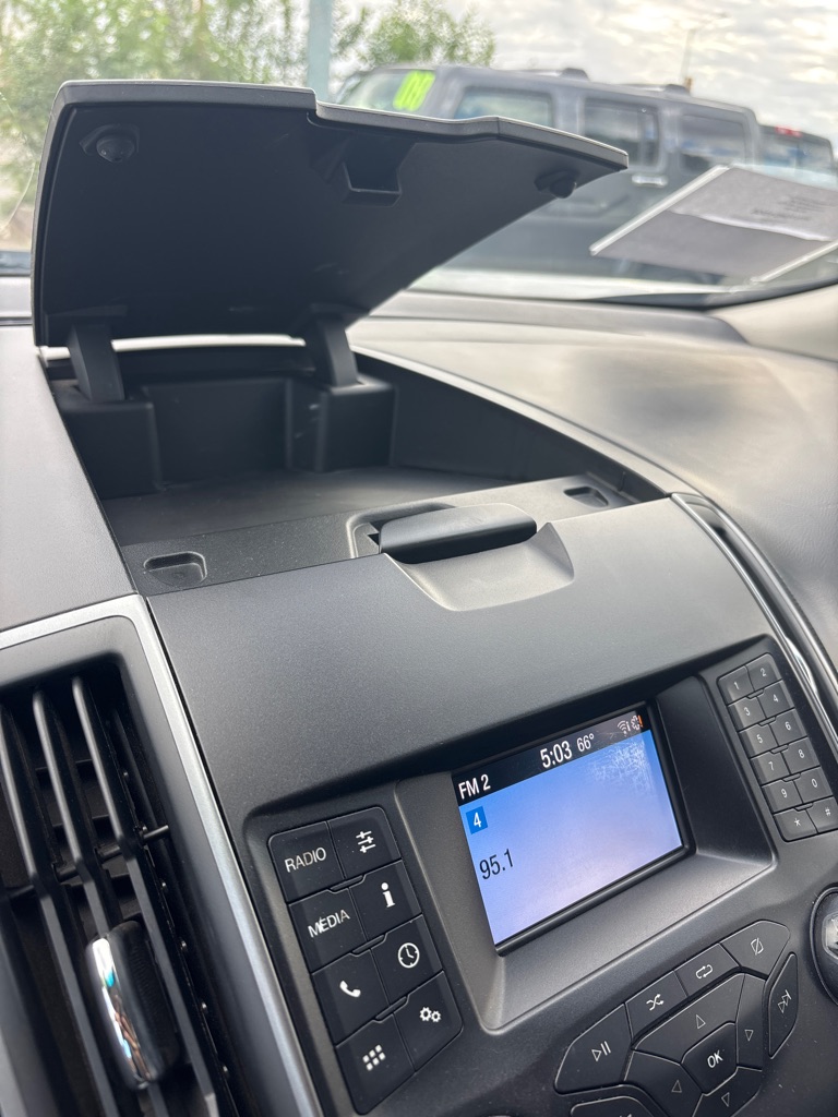 Photo 18 of this FORD EDGE