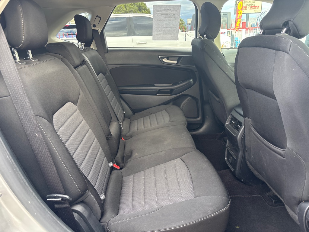 Photo 12 of this FORD EDGE