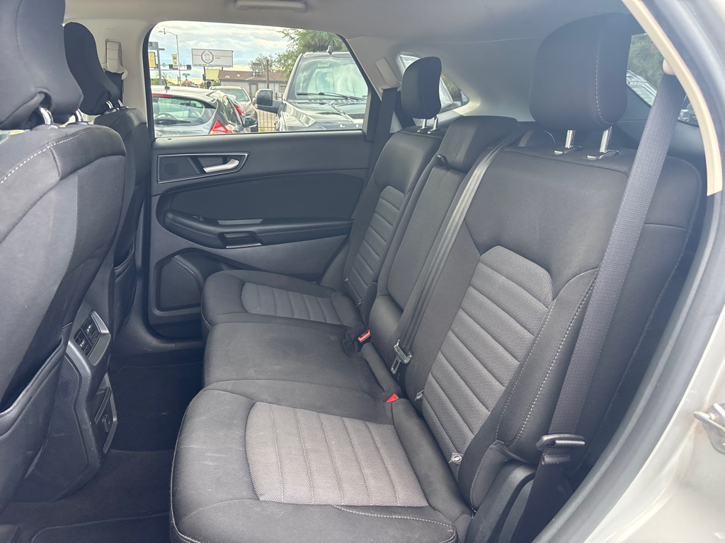 Photo 10 of this FORD EDGE